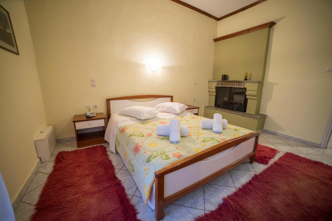 Ξενοδοχειο Παπαναγιωτου Hotel Neraidochori Ngoại thất bức ảnh