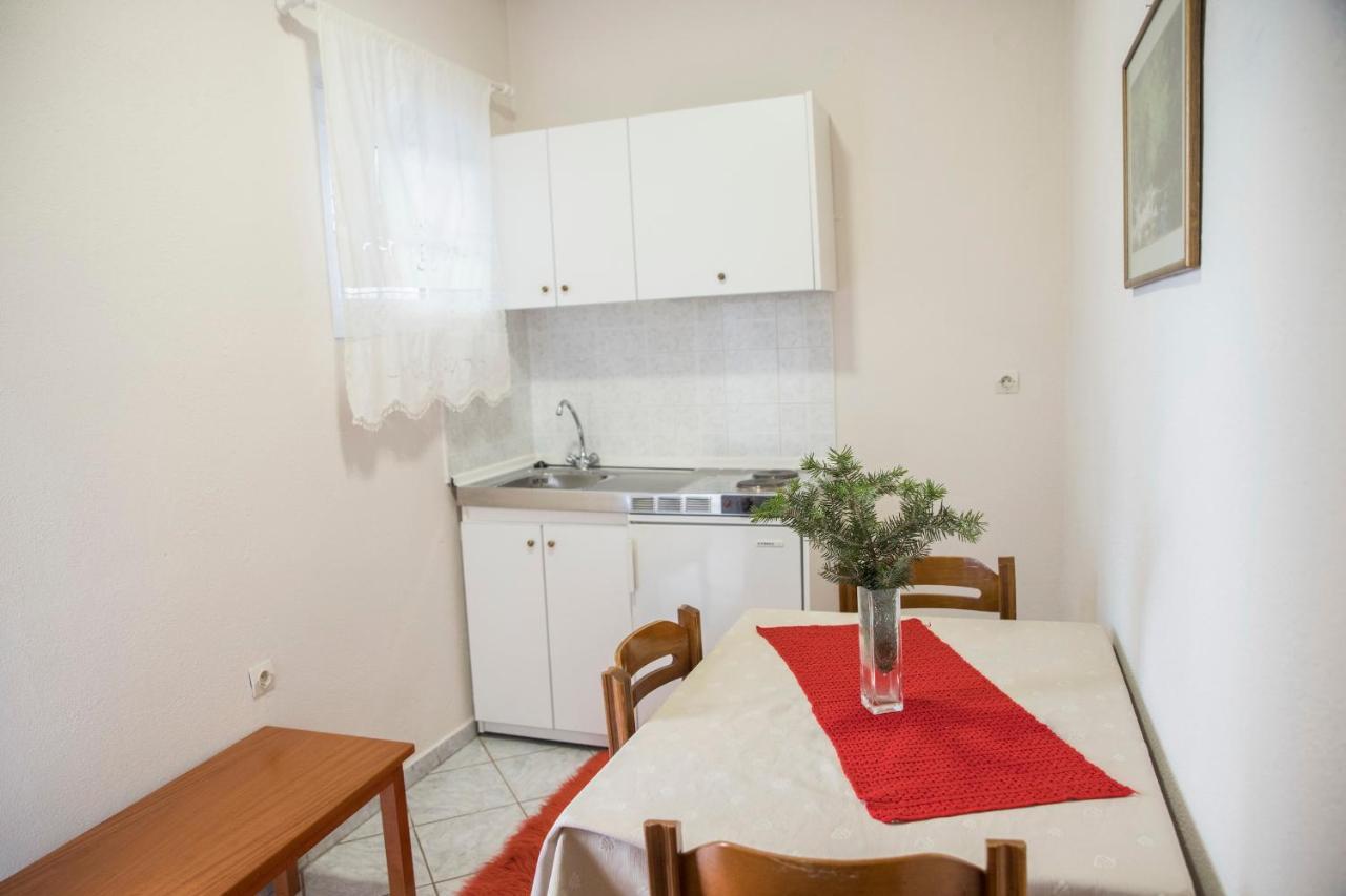 Ξενοδοχειο Παπαναγιωτου Hotel Neraidochori Ngoại thất bức ảnh