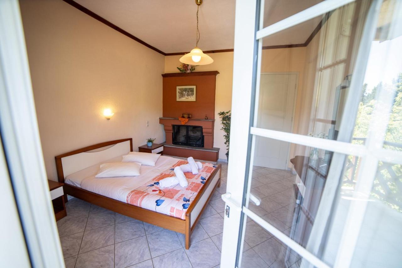 Ξενοδοχειο Παπαναγιωτου Hotel Neraidochori Ngoại thất bức ảnh