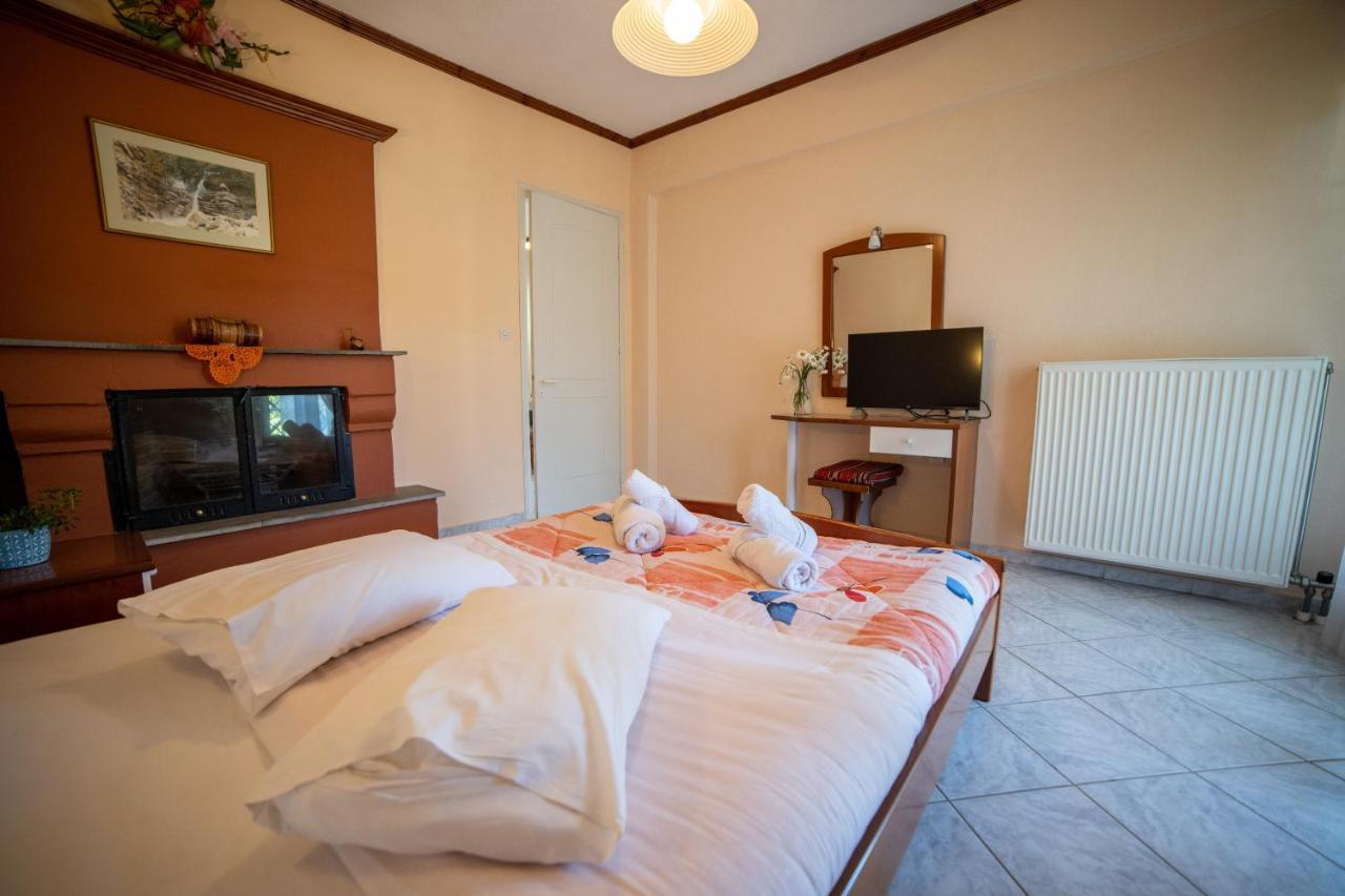 Ξενοδοχειο Παπαναγιωτου Hotel Neraidochori Ngoại thất bức ảnh