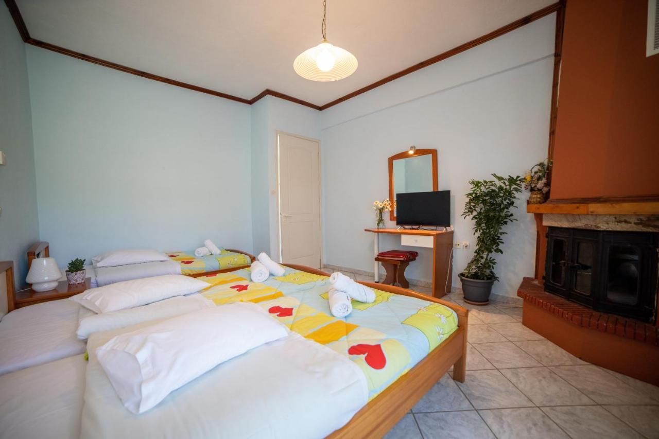 Ξενοδοχειο Παπαναγιωτου Hotel Neraidochori Ngoại thất bức ảnh